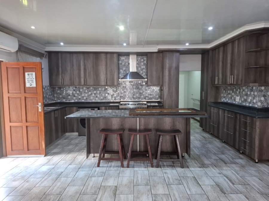 4 Bedroom Property for Sale in Park West Free State